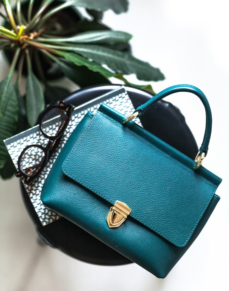 Structured tote